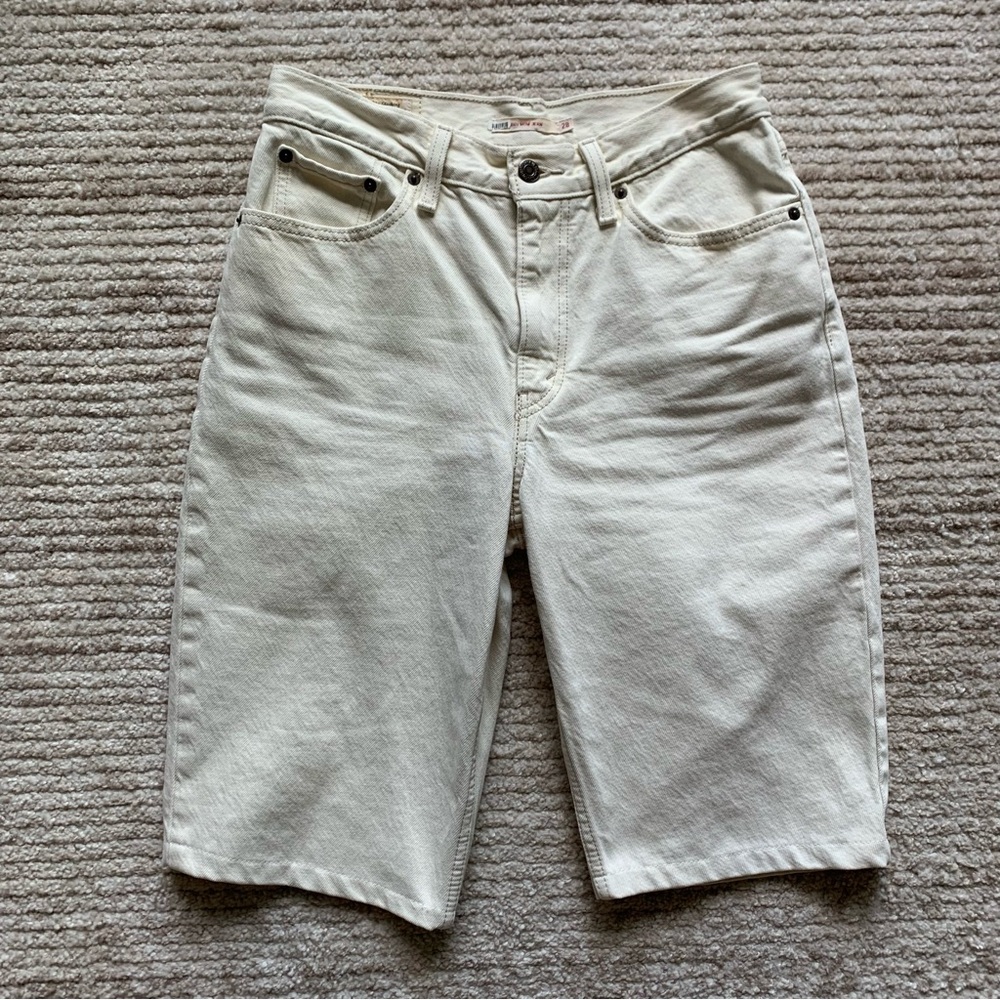 Levi’s 80s Mom Jean Bermuda Shorts Ecru 100% Cotton Size 28